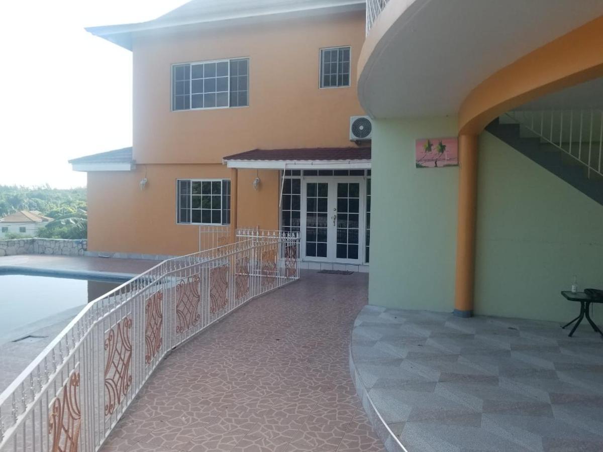 Chaudhry Holiday House Montego Bay Extérieur photo