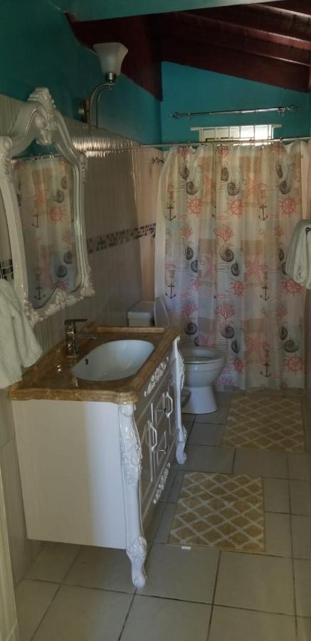 Chaudhry Holiday House Montego Bay Extérieur photo
