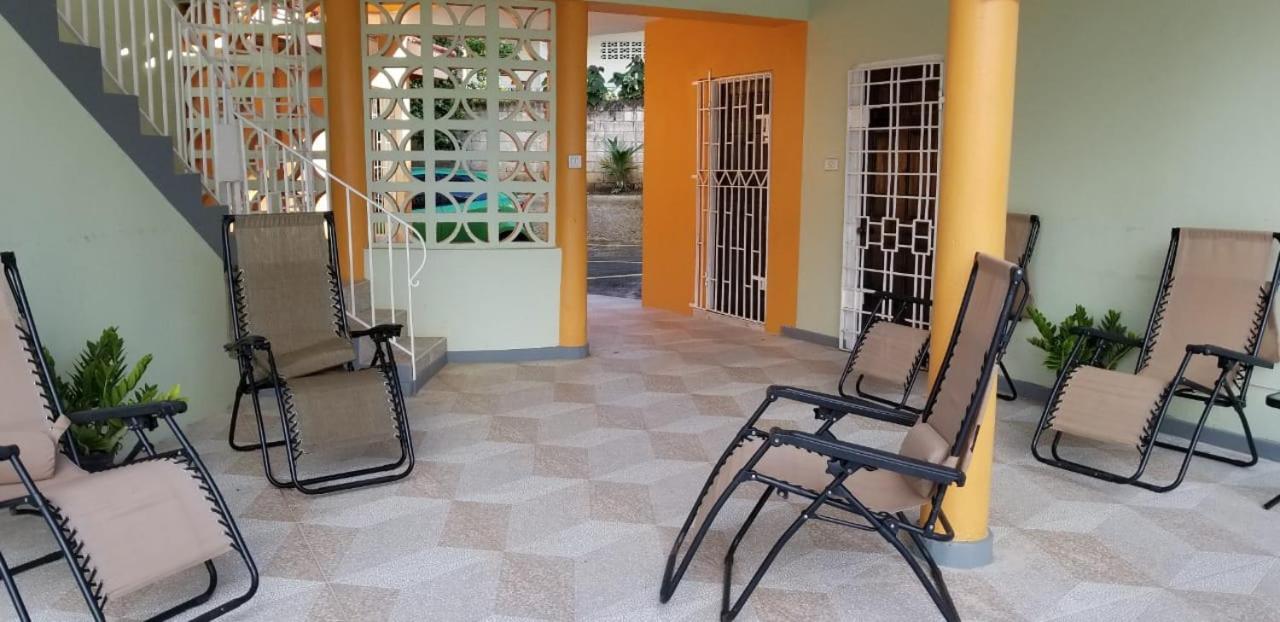 Chaudhry Holiday House Montego Bay Extérieur photo