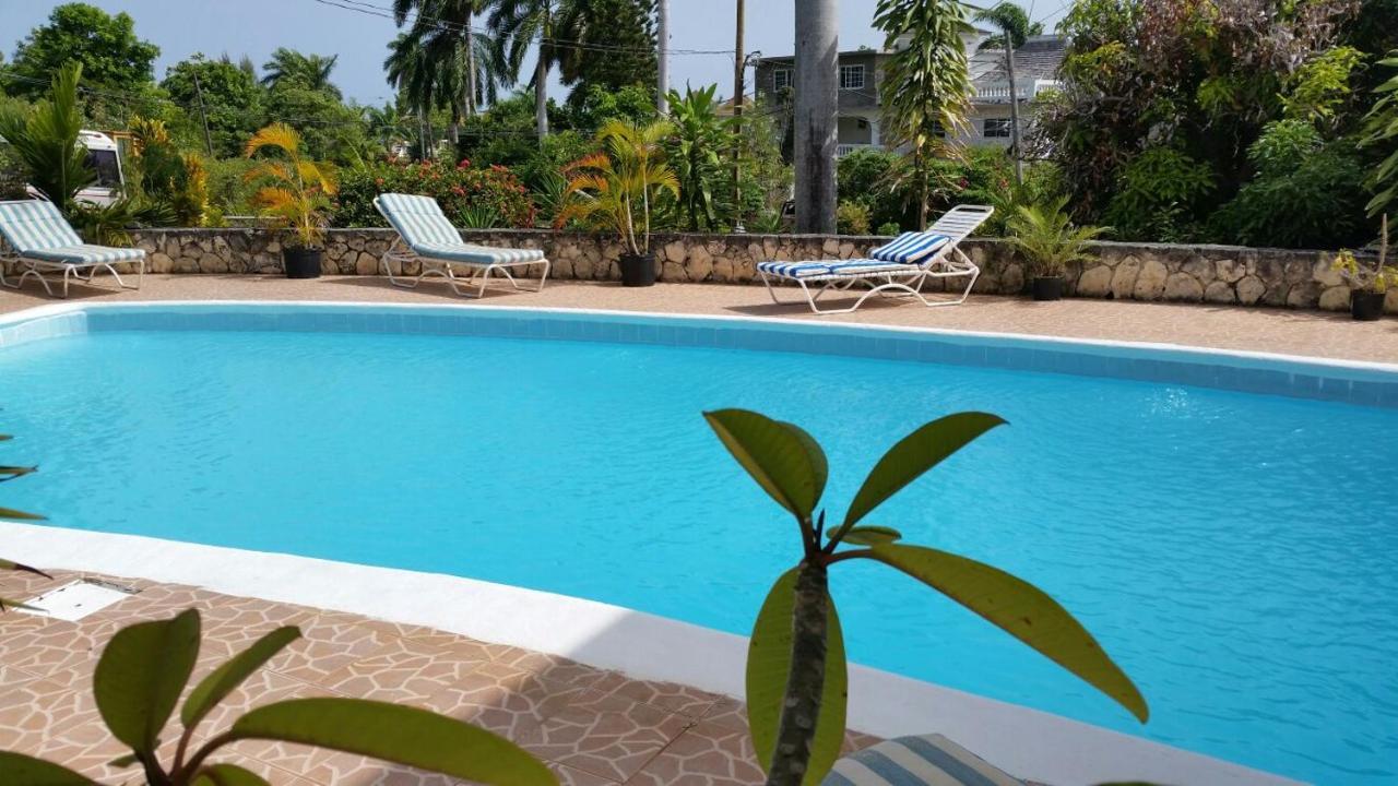 Chaudhry Holiday House Montego Bay Extérieur photo