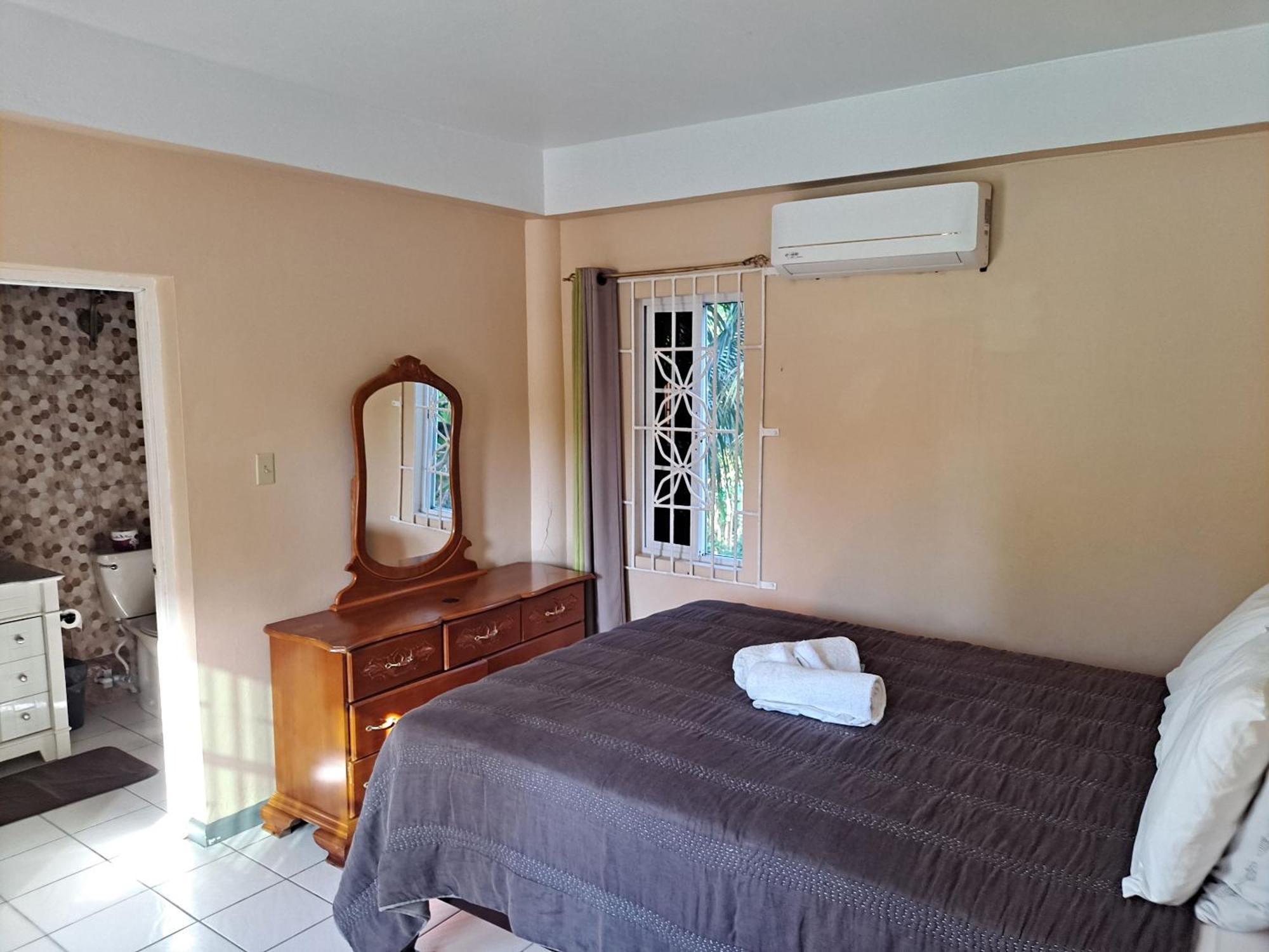 Chaudhry Holiday House Montego Bay Extérieur photo